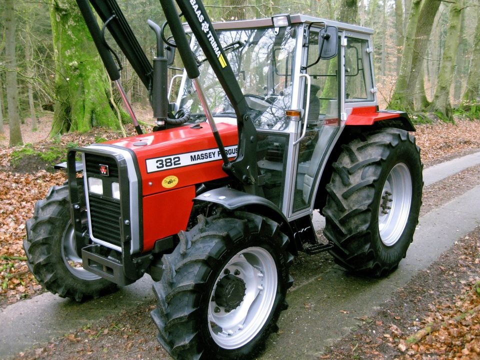 Tractor Massey Ferguson MF 382 A