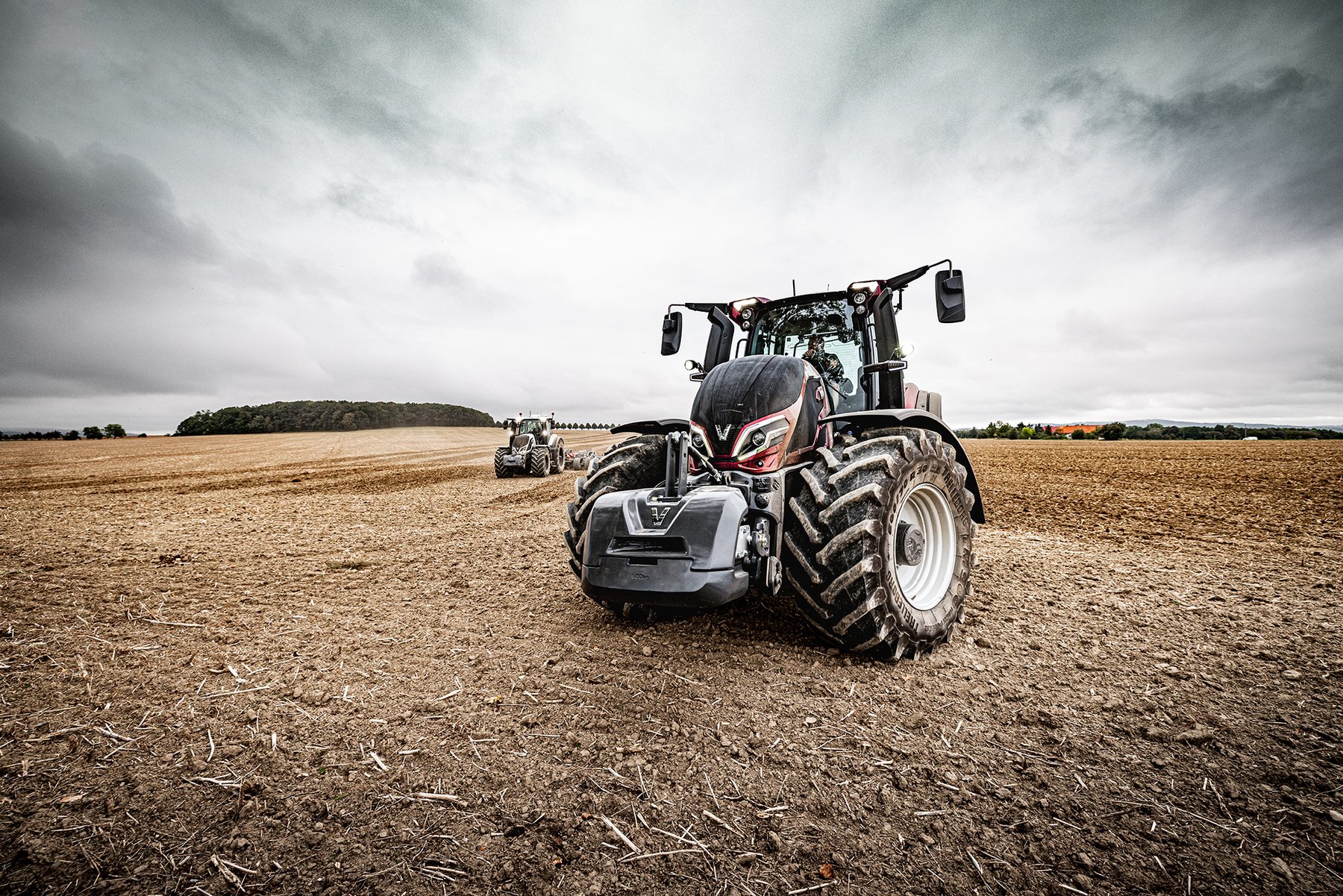Traktor Valtra Q265