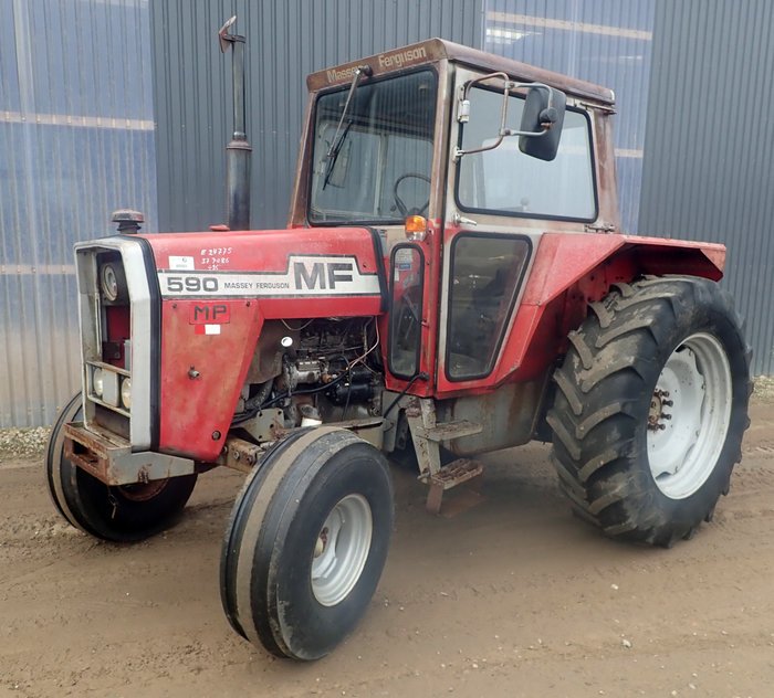 Traktor Massey Ferguson 590/2290