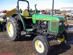 John Deere 5200