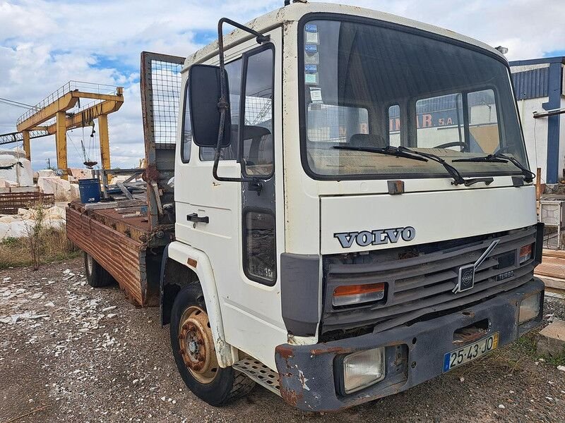 Truck Volvo FL611/4000
