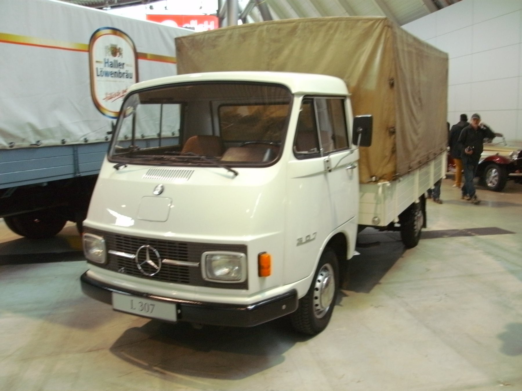 Van Mercedes Benz L 307