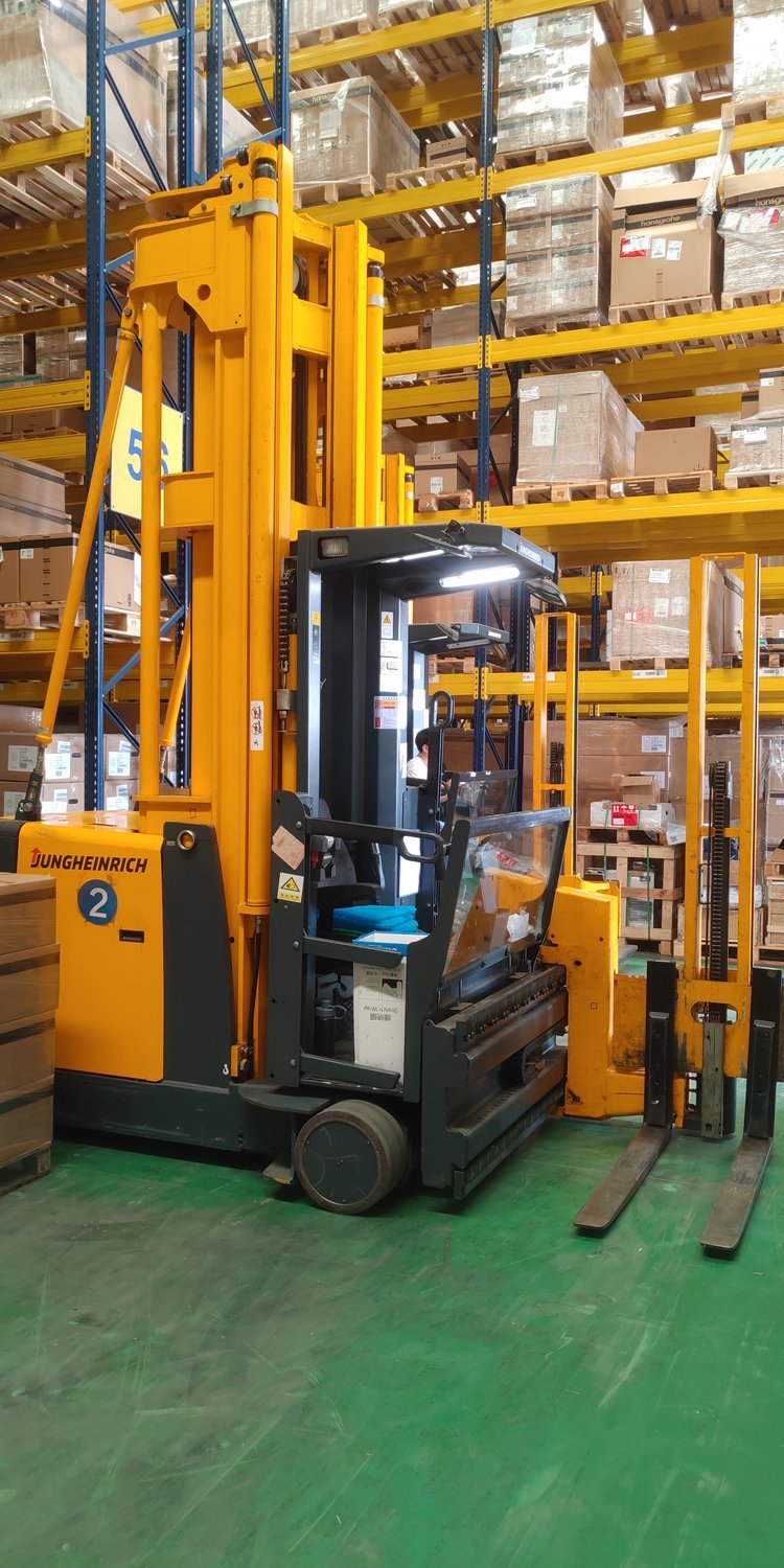 Electric forklifts Jungheinrich EFG 540 / 1689 Std. / Ex Miete