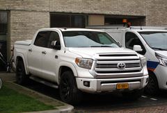 Toyota TUNDRA 5.7 V8