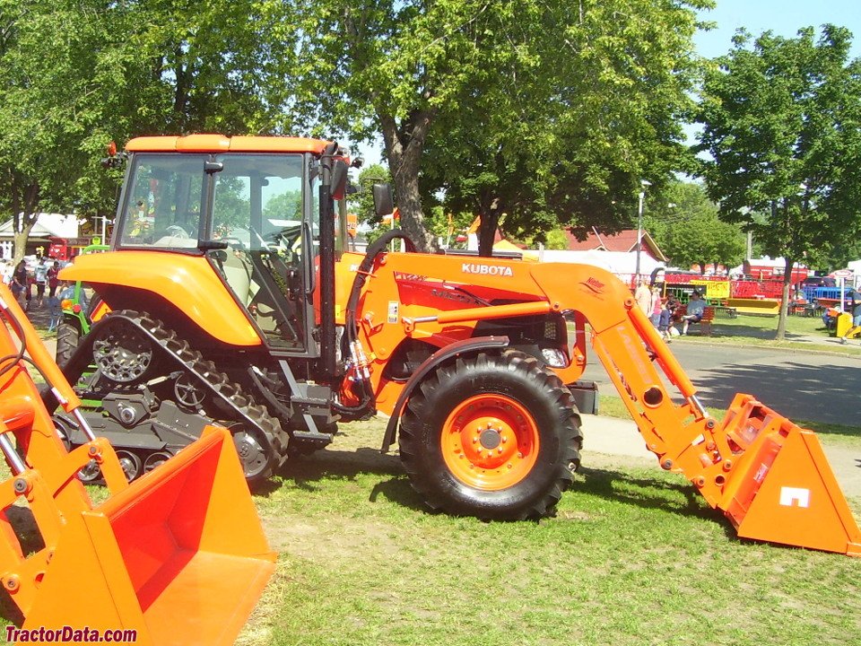 Tractor Kubota M126X Half-Track