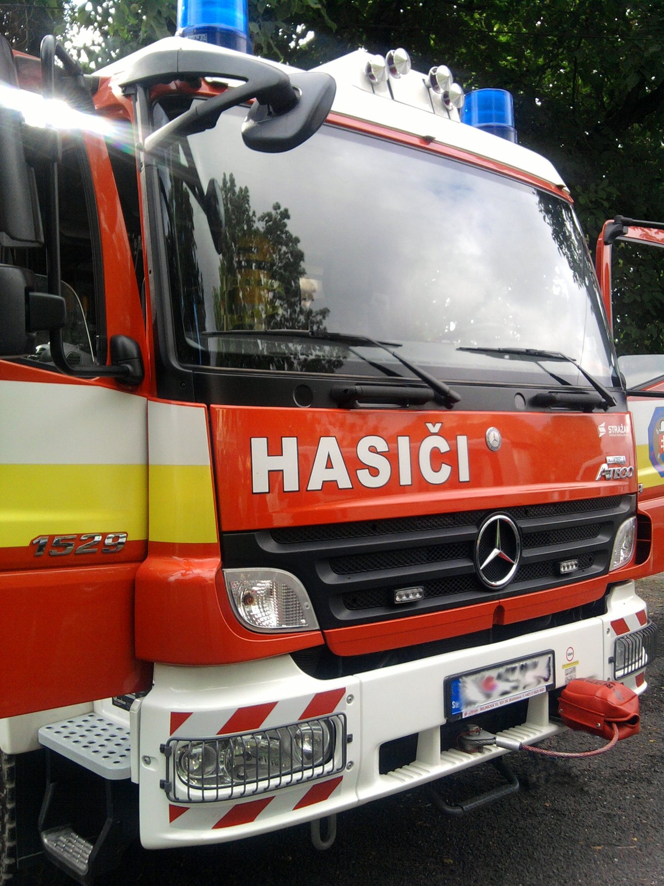 Truck Mercedes Benz ATEGO 1529