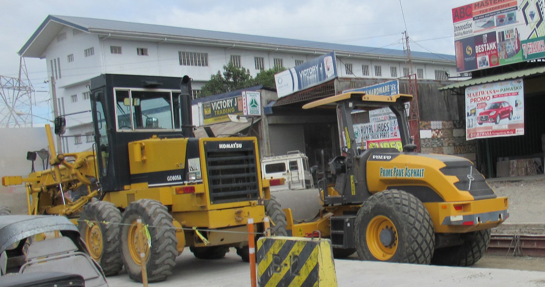 Komatsu GD605A-2