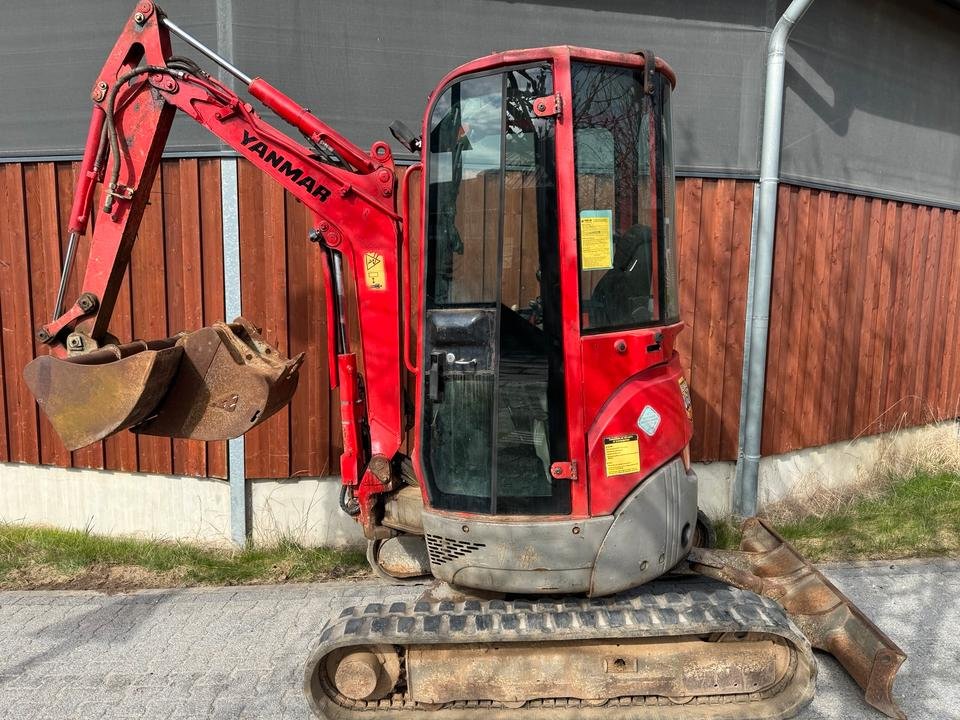 Minikoparki Yanmar Vio20-3