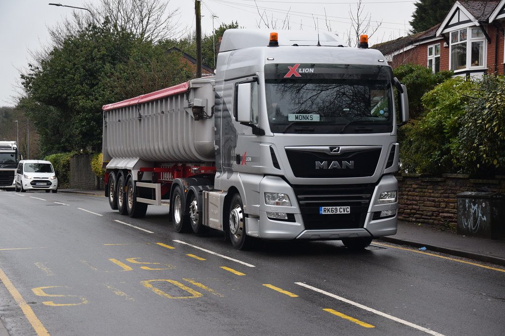 Truck MAN TGX 24.470 6X2-2 LL-U