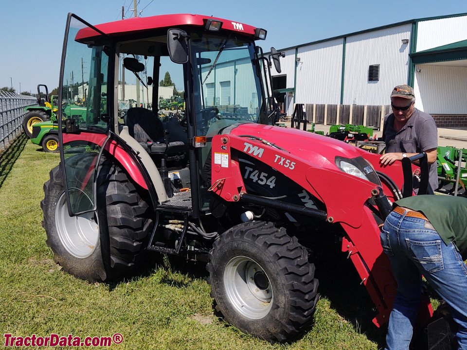 Tractor TYM T454