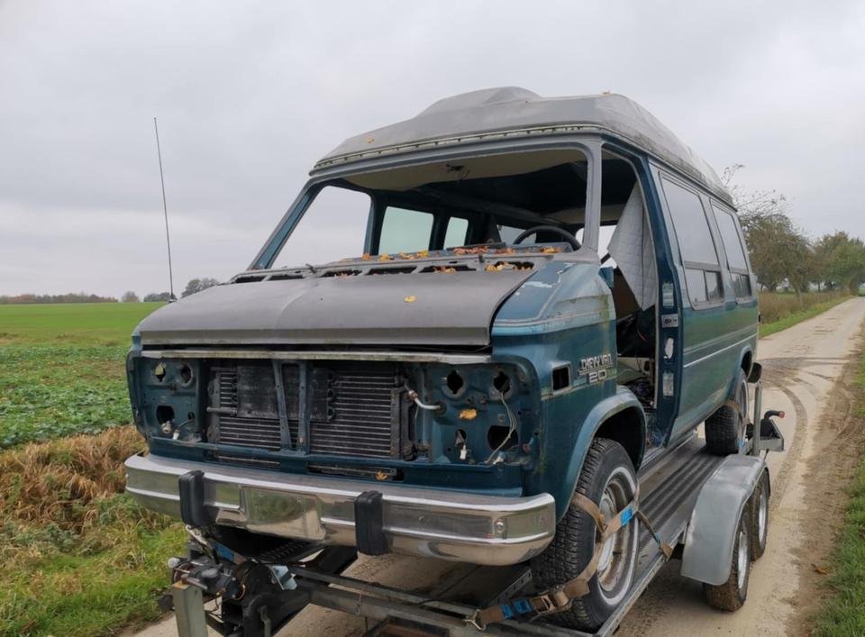 Van GMC CHEVROLET VAN 20