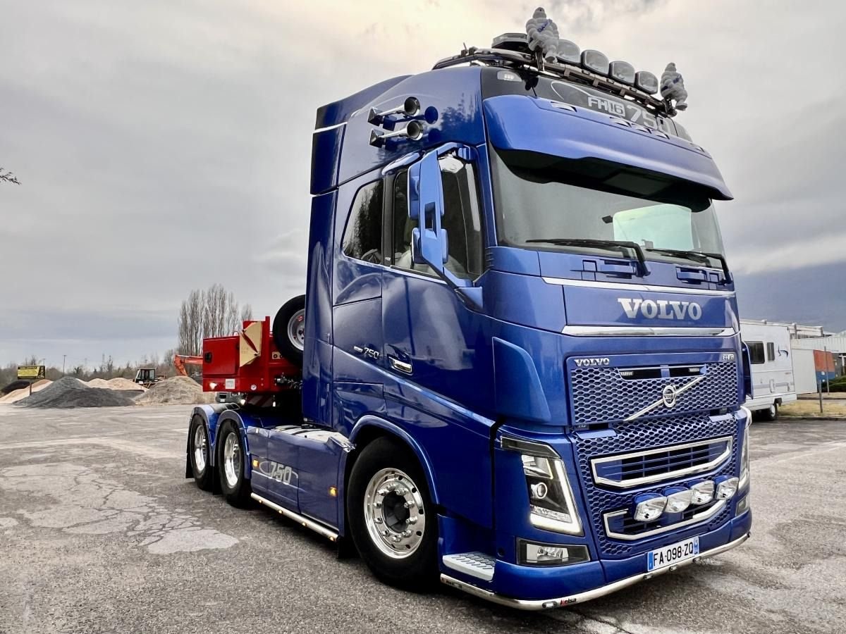 Truck Volvo FH D16 6X4