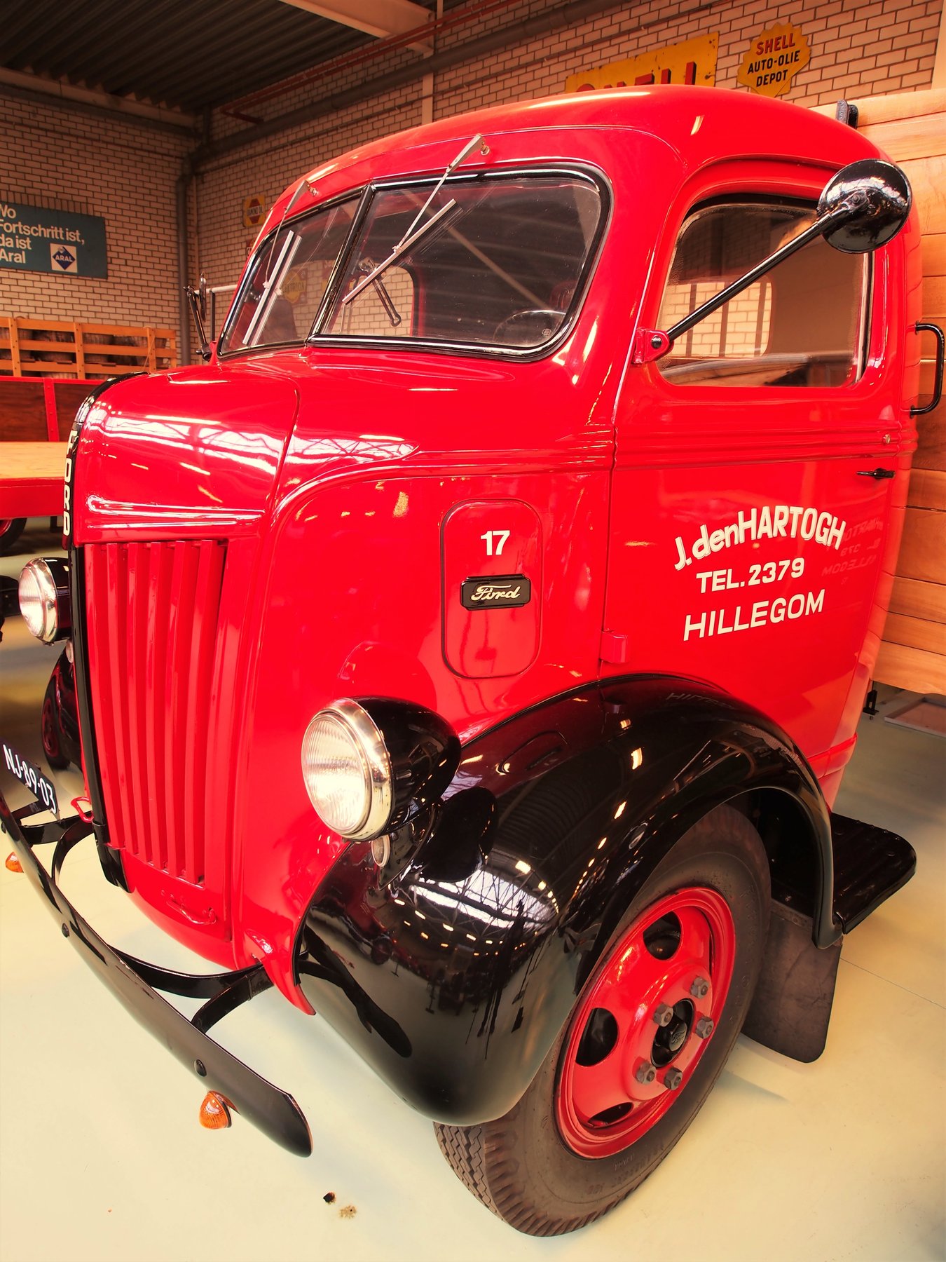Truck Ford 81-798W