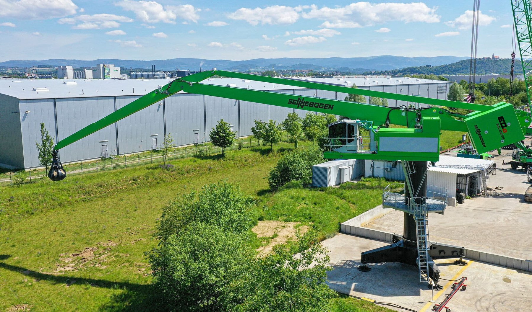 Crane Sennebogen Efficient Balancer Material Handler thanks to the EQ principle