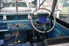 Land Rover 109 11 2 1/4 METAL TOP