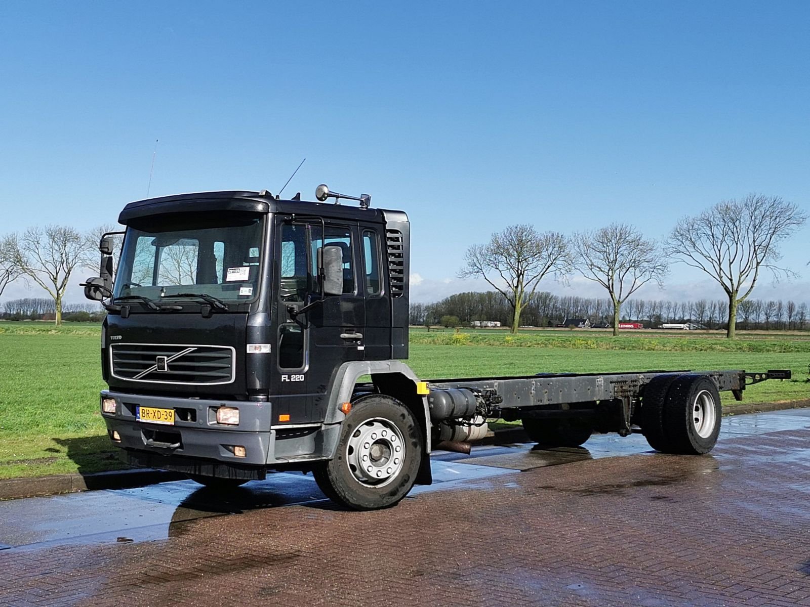 Truck Volvo FL618 4X2 FAT7. 1 BAT13 GVW18 LEAF