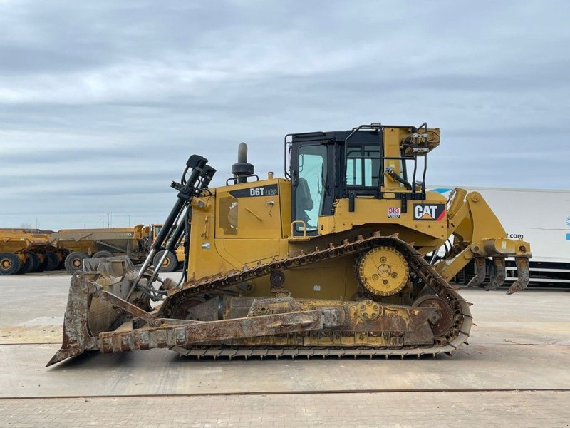 Caterpillar D6T