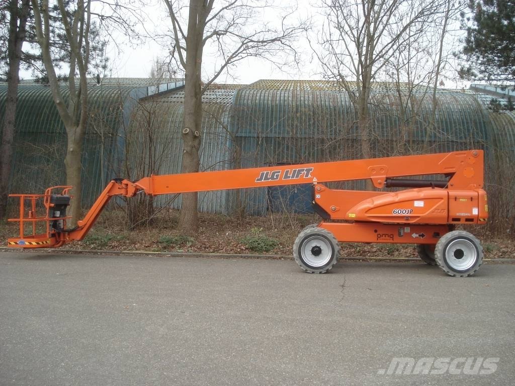 Aerial work platforms JLG M600J