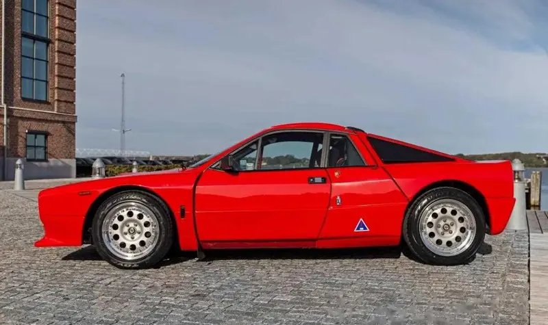 Militär- & Sonderfahrzeuge Lancia 3Ro