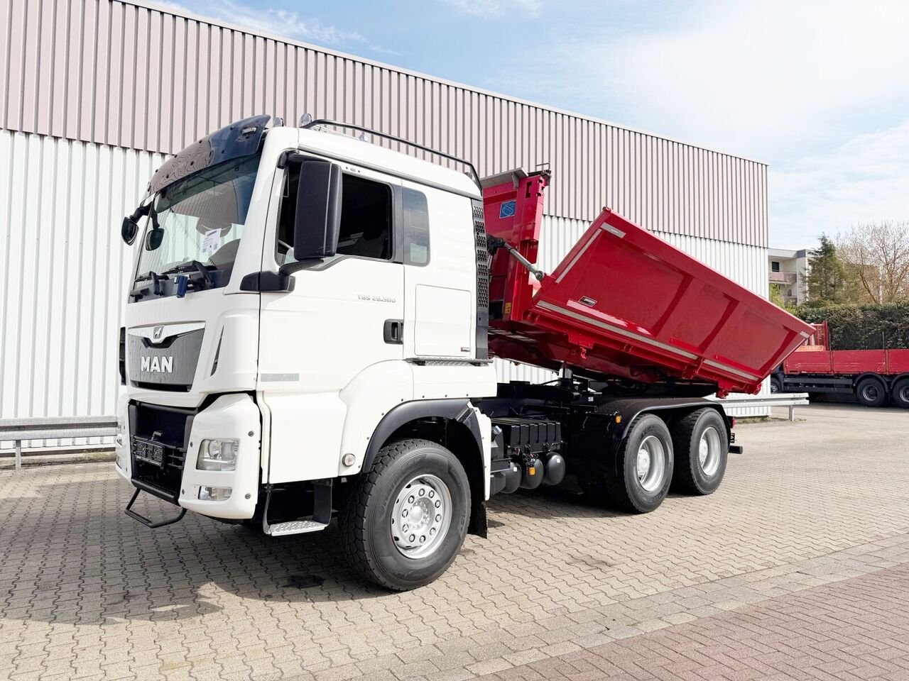 Truck MAN 26.500 6X2/4 BL
