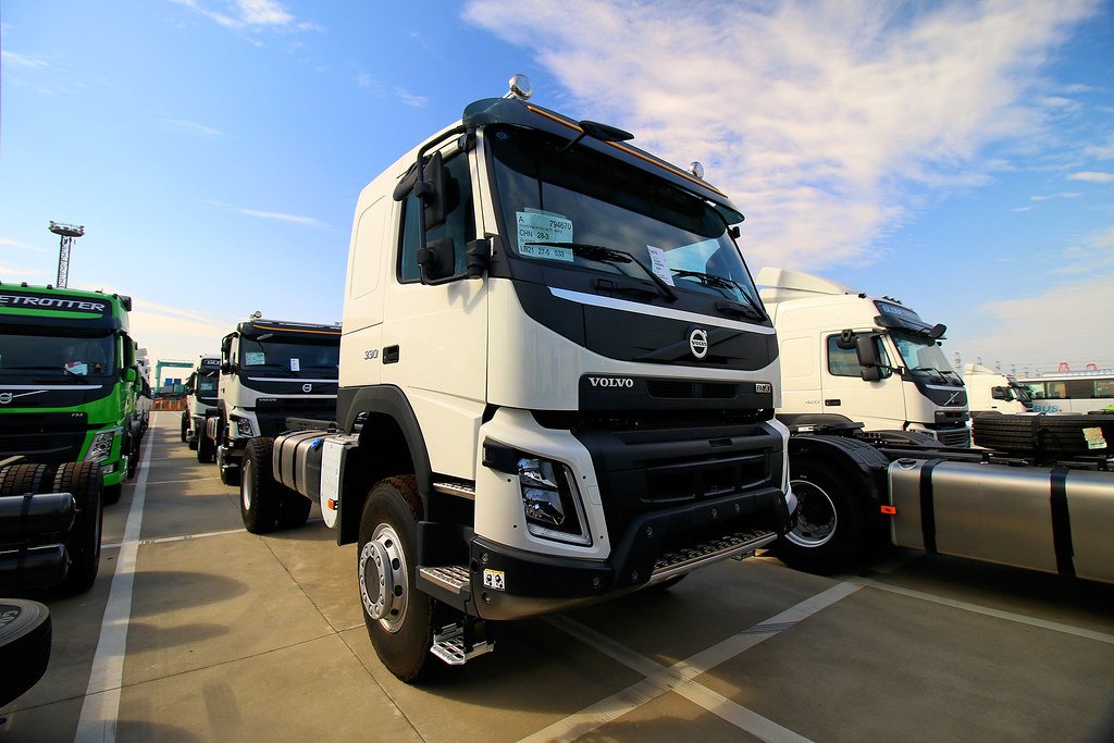 Samochód ciężarowy Volvo FMX 330 EEV 4X4