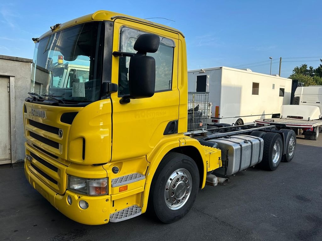 Lastwagen Scania P 9 L-6X2