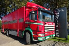 Scania 124G 6X2/450+136