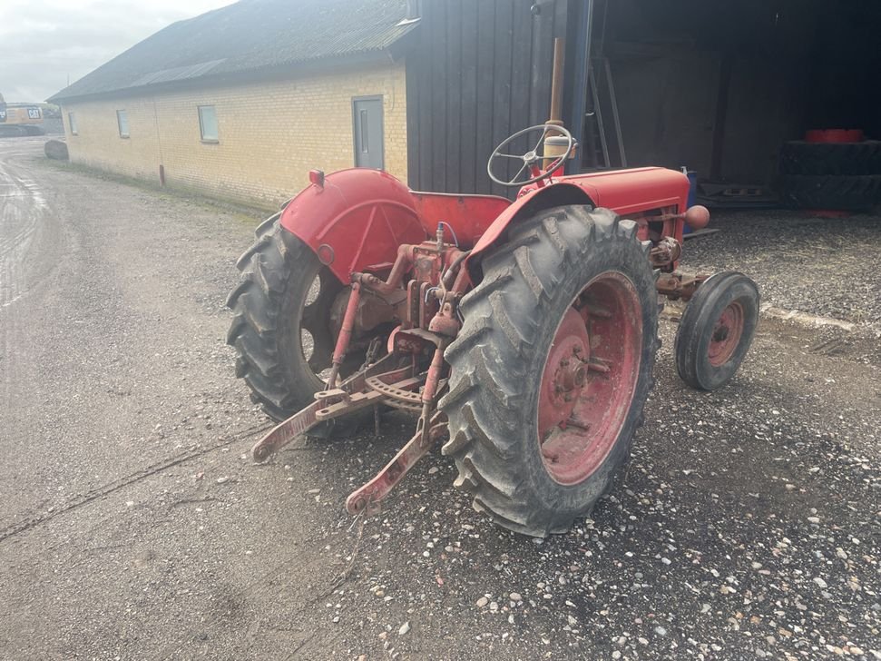 Traktor Bukh Super 403
