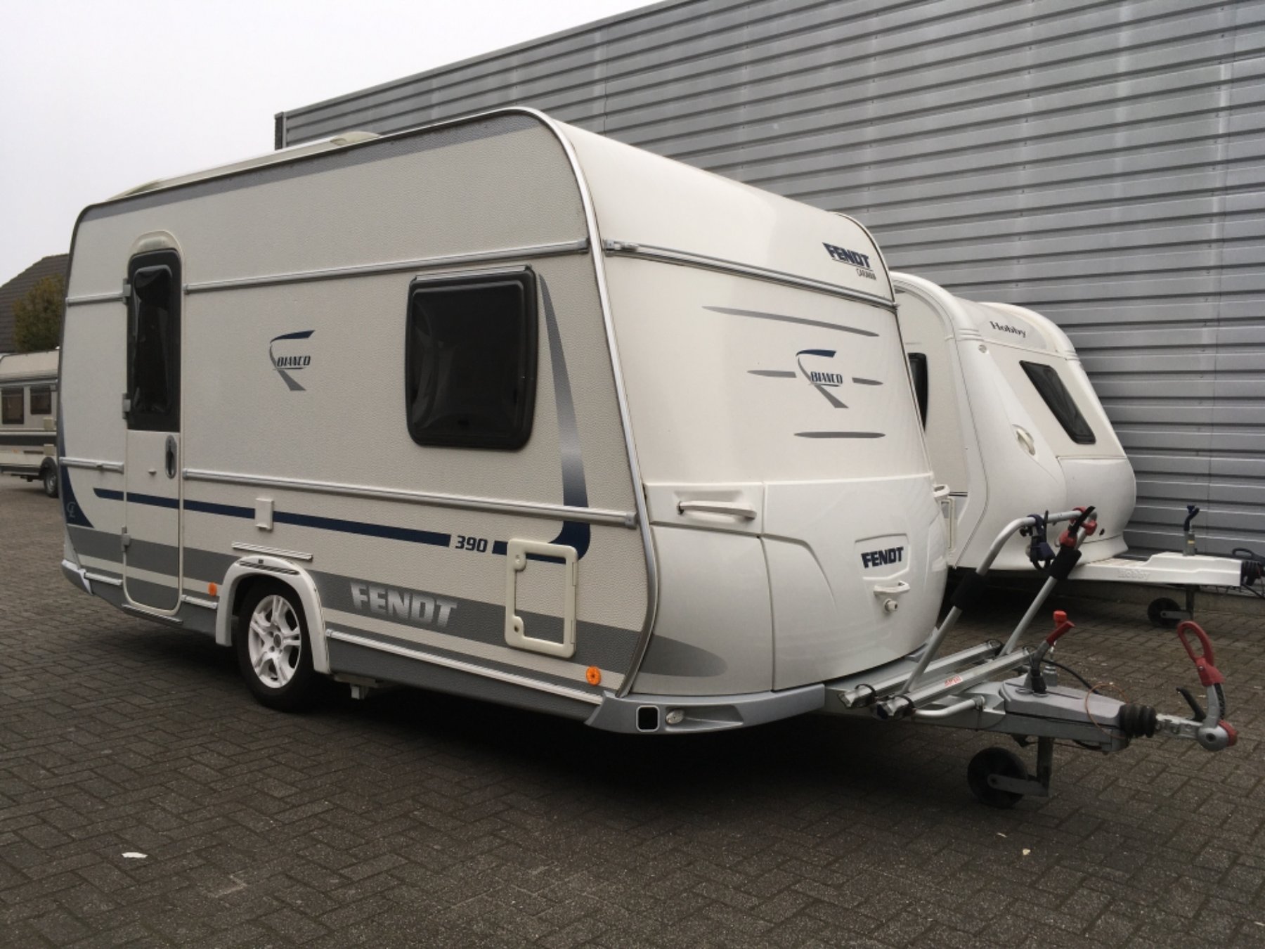 PKW-Anhänger bis 3,5 t Fendt-Caravan Bianco 390 FH