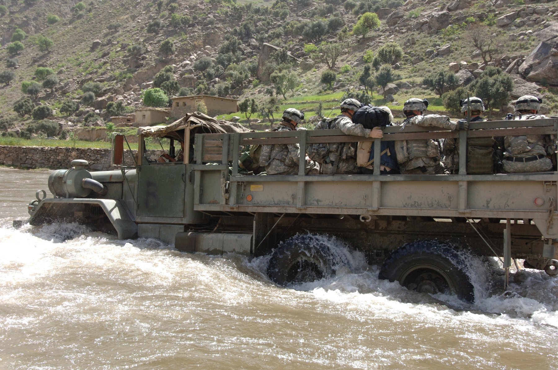 Maszyna Am General M809 series 5-ton 6×6 truck