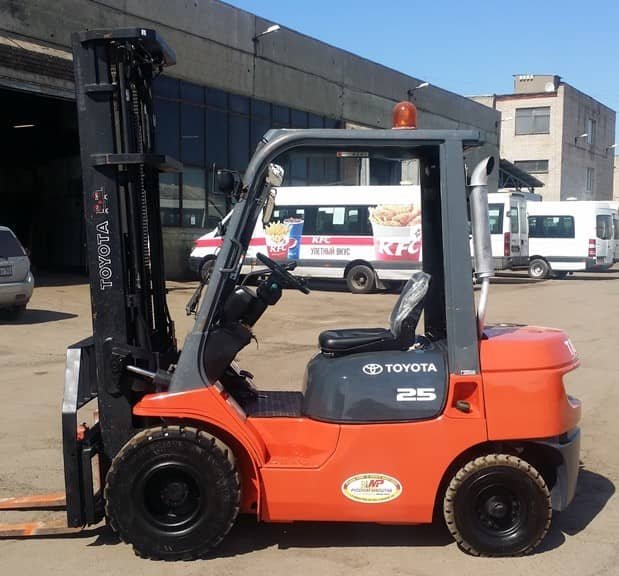 Wózki spalinowe Diesel Toyota 62-7FDF25
