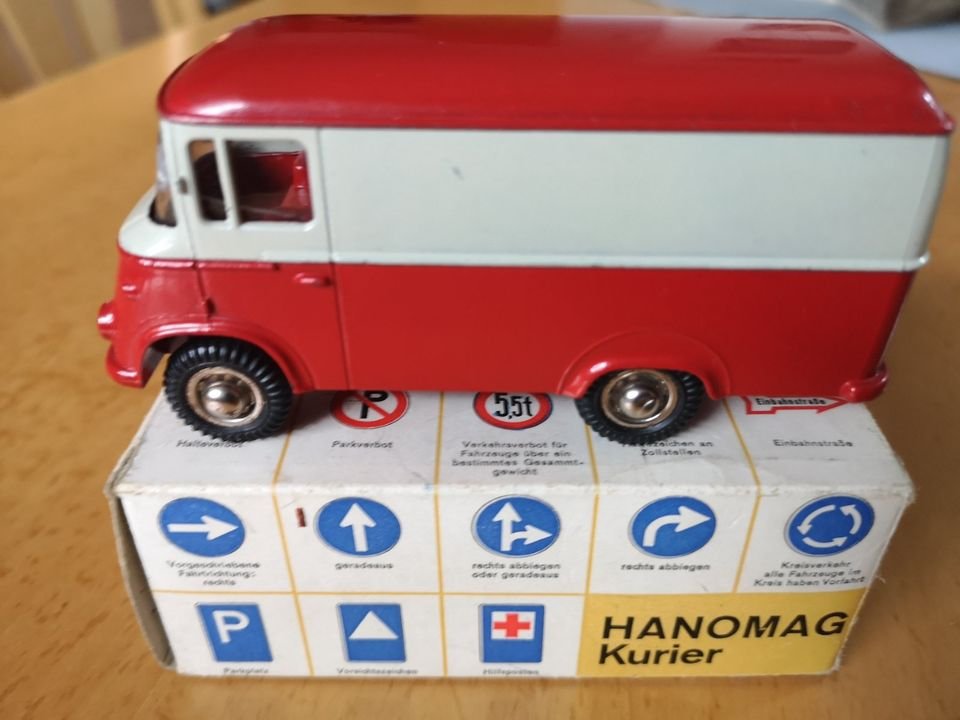 Truck Hanomag KURIER O