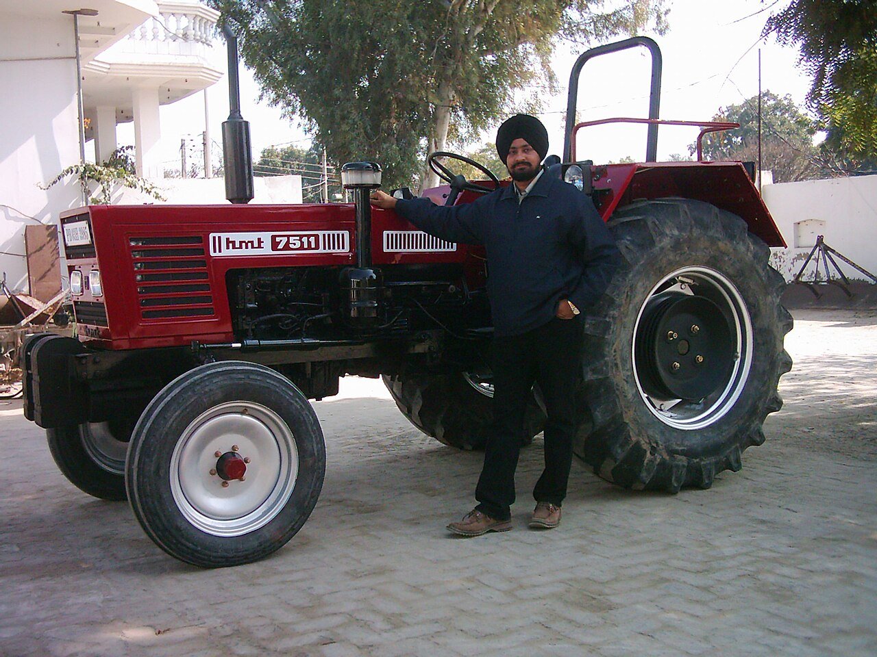 Traktor HMT 7511