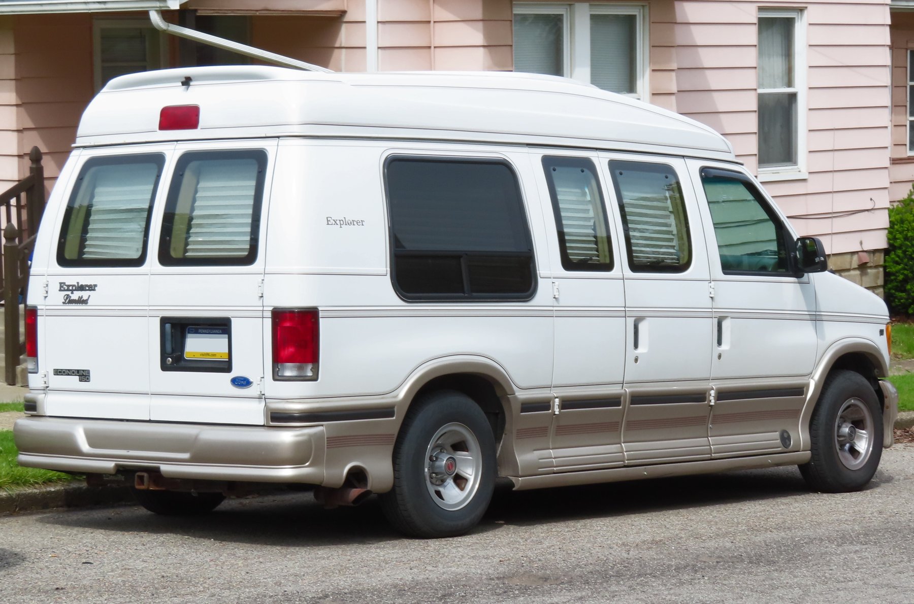 Van Ford E150 ECONOLINE GLOBEMASTER