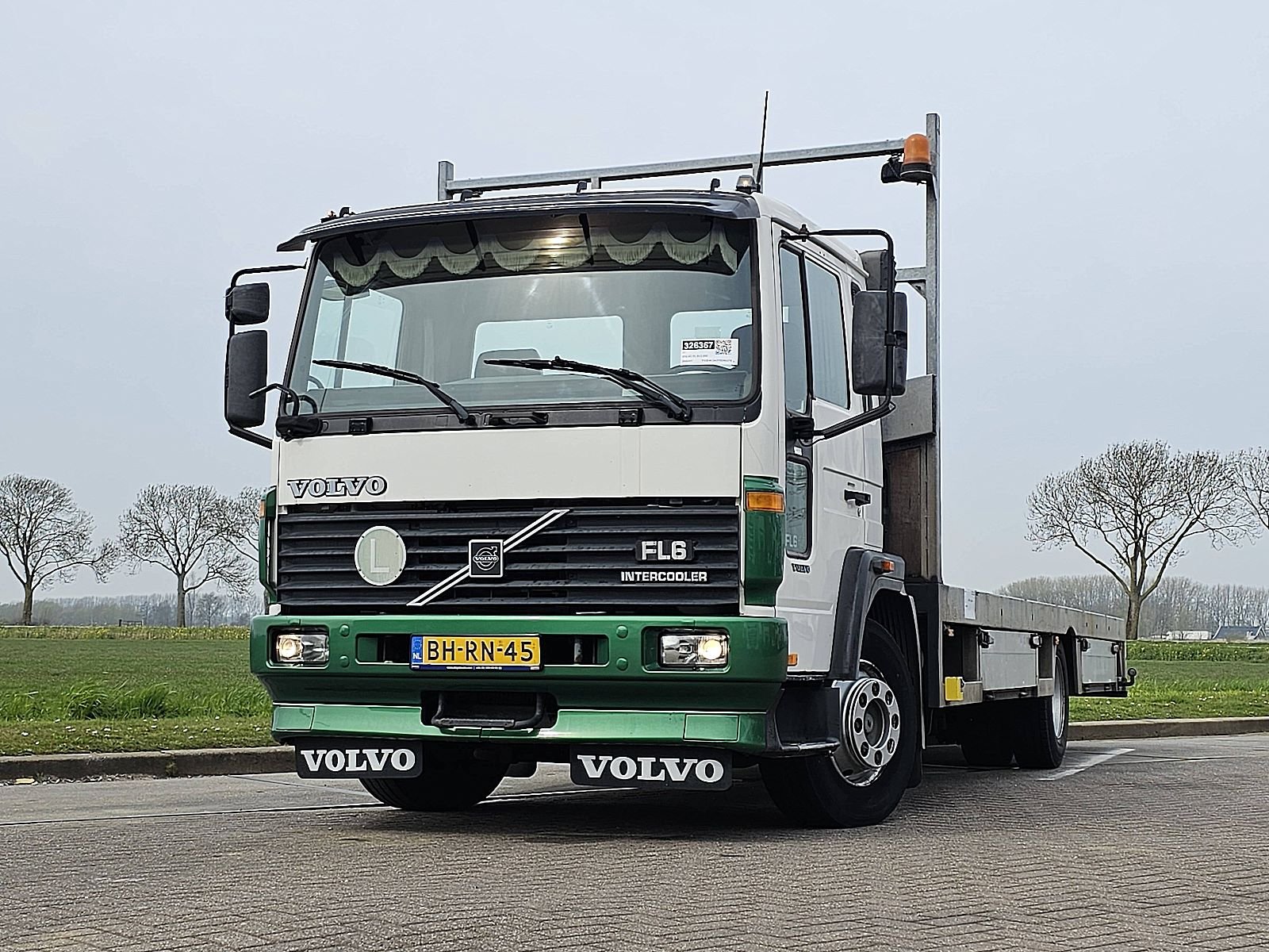 Lastwagen Volvo FL 614-54-46/5400