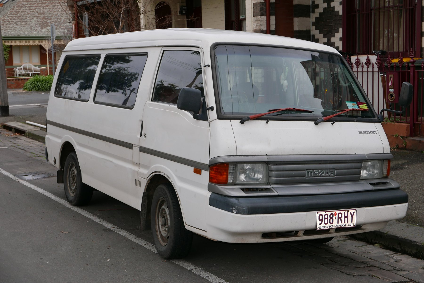 Mazda E2000