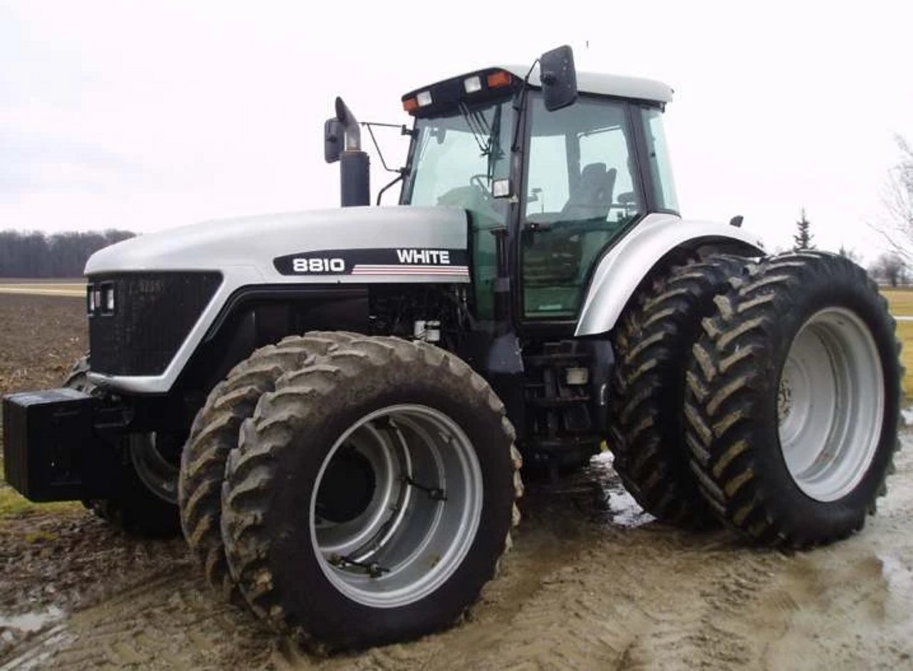 Traktor White 8810 Fieldmaster