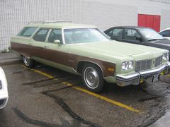 Oldsmobile 5 D CUSTOM CRUISER STW -AP35Y-E