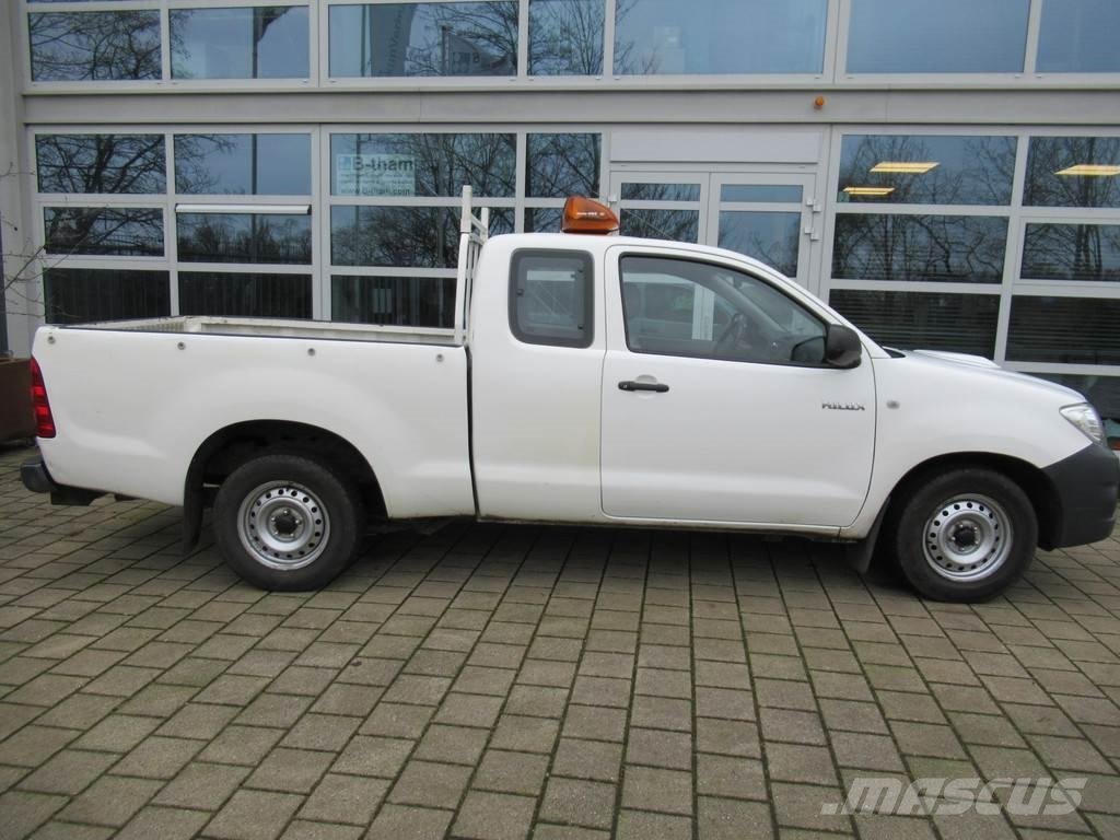 Van Toyota HILUX XC 2.5 D-4D 2WD