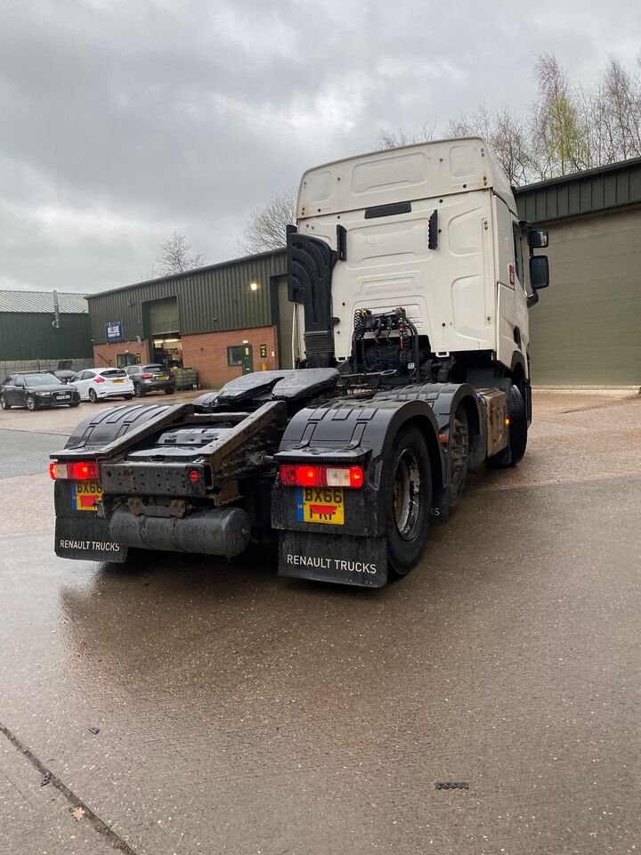 Renault Lander 430.26 6x2 RS