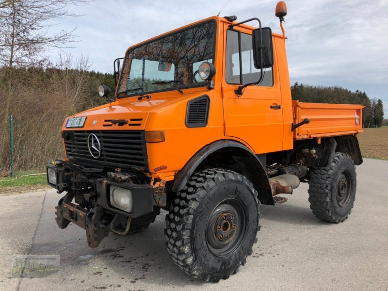 Truck Mercedes Benz UNIMOG U 1200