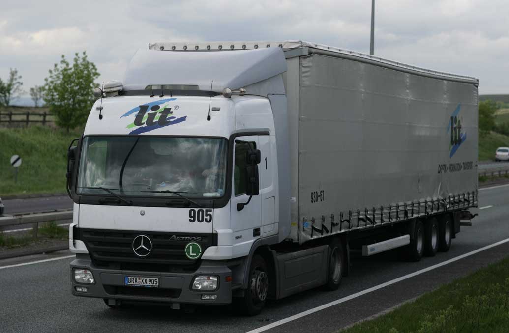 Truck Mercedes Benz MERCEDES- BENZ