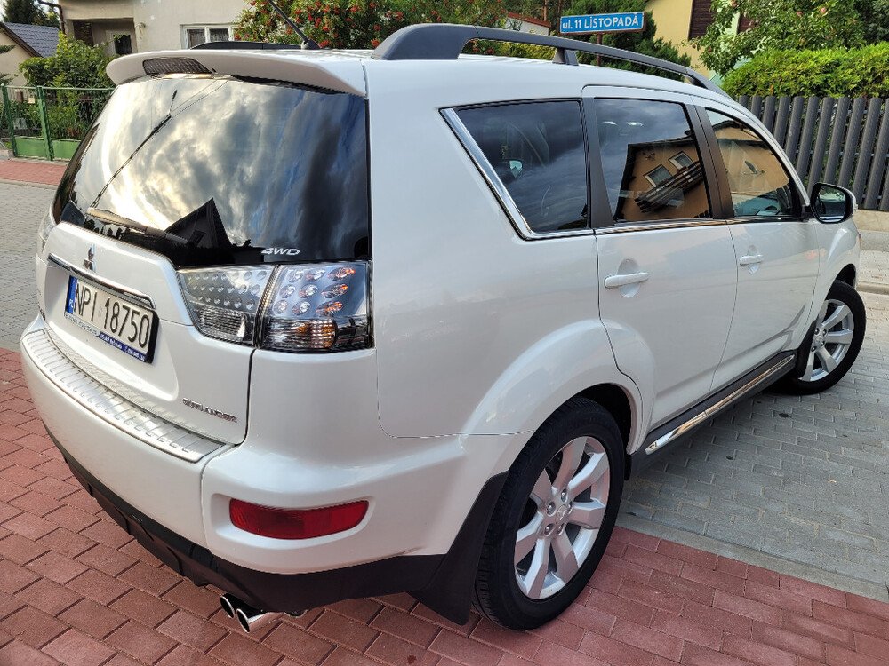 Van Mitsubishi OUTLANDER 2.4 INVITE 2WD PANELVAN
