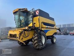 New Holland CSX 7060 Laterale