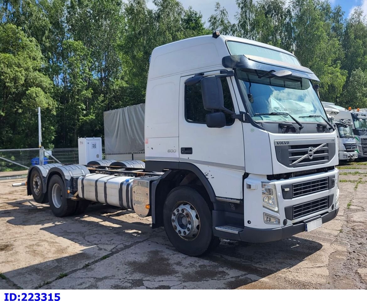Truck Volvo FM12 8X2