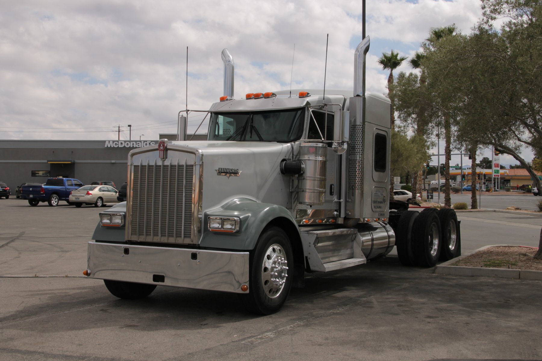 Truck Kenworth W 900L