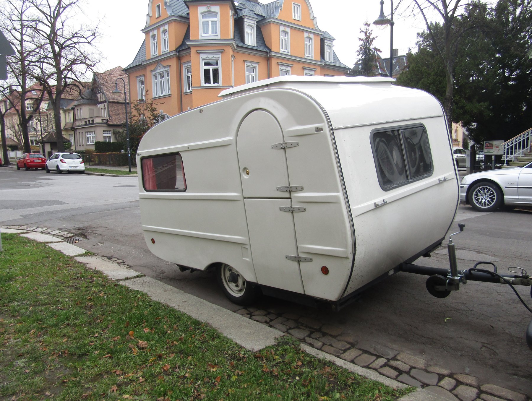 Light trailers up to 750 kg QEK JUNIOR QEK JUNIOR