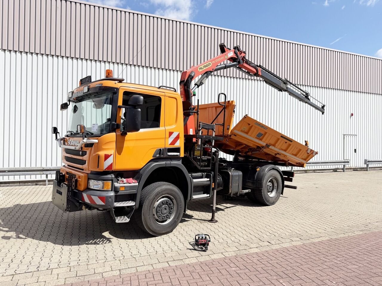 Truck Scania P 124 CB-4X4/510