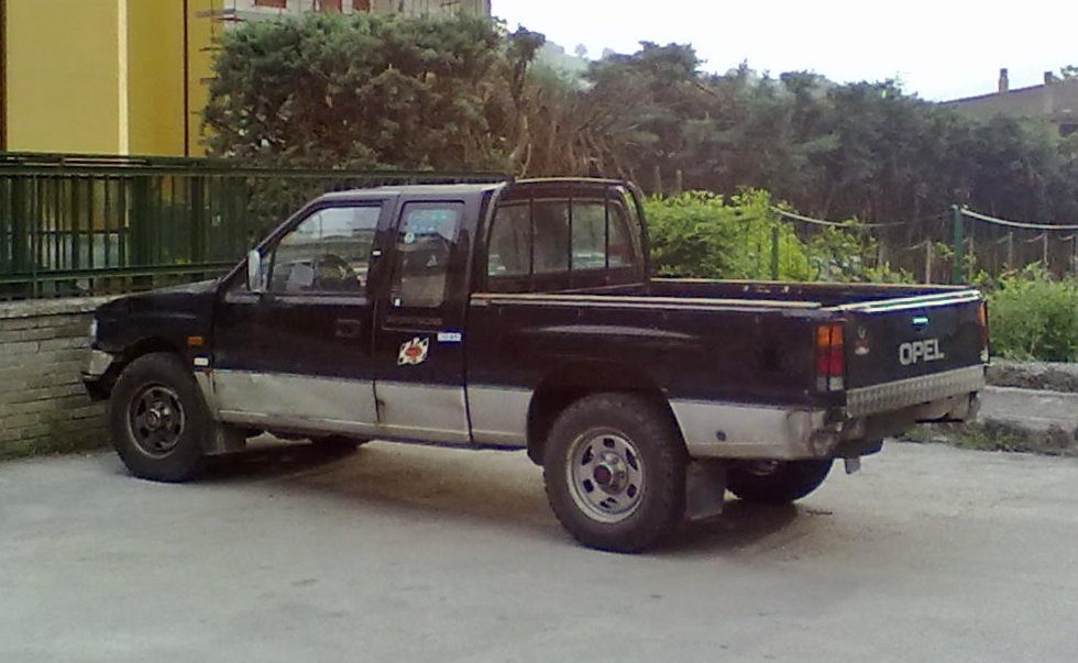 Van Opel PICK UP TFR16