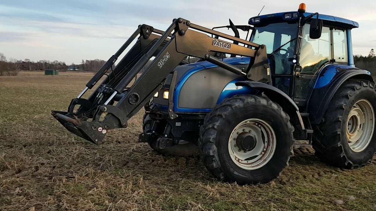 Tractor Valtra T 140